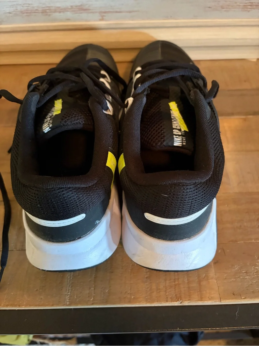 Nike Women's Zoom GP Challenge Tennis Shoes. Size 9.5. EU 41